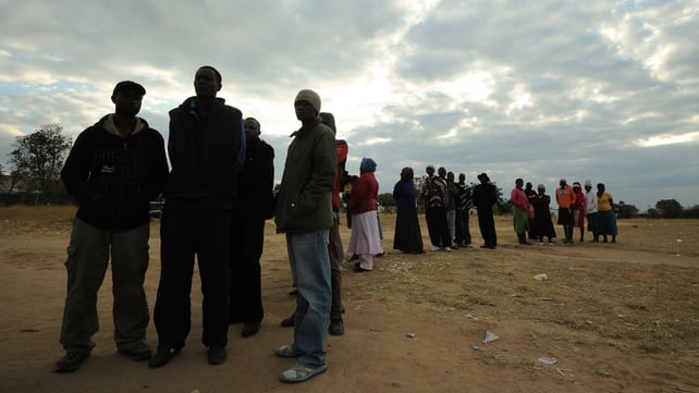 Voters queue in last week's Zimbabwean presidential election Voters queue in last week's Zimbabwean presidential election