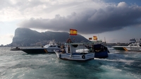 Spanish fishermen in Gibraltar stand-off Spanish fishermen in Gibraltar stand-off