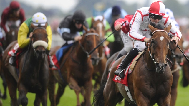Tom Queally steers Tiger Cliff to victory