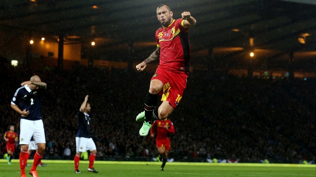 Steven Defour celebrates his goal