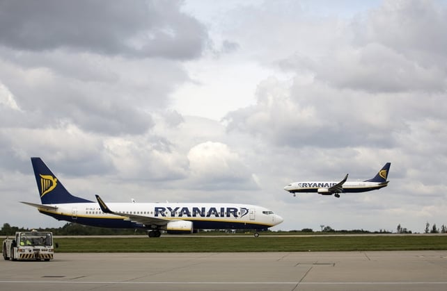 Ryanair's shares rise after upbeat analyst briefing Ryanair's shares rise after upbeat analyst briefing