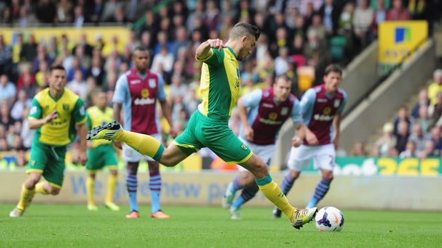 Robert Snodgrass misses a penalty as Norwich were beaten at home