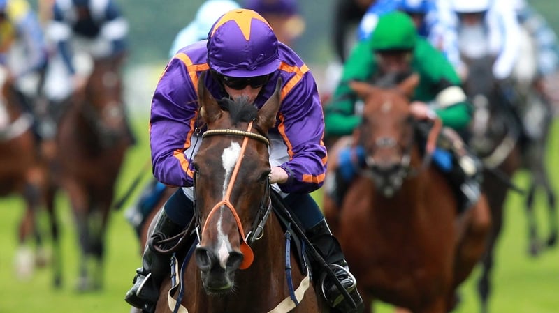 Simenon won by a length and a quarter