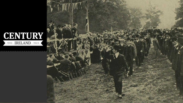 Sir Edward Carson inspecting members of the Ulster Volunteers.