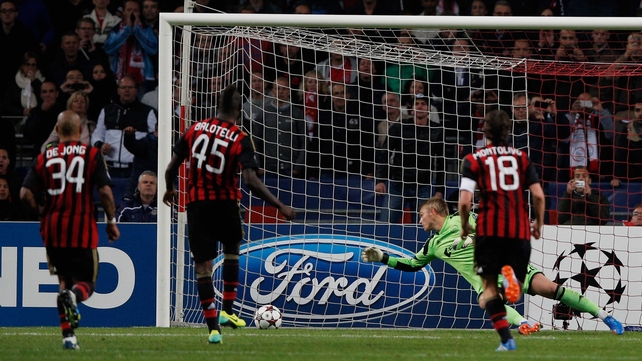Mario Balotelli slots home Milan's leveller