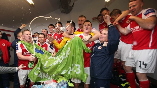 St Pat's players celebrate their title after victory over Sligo Rovers this afternoon