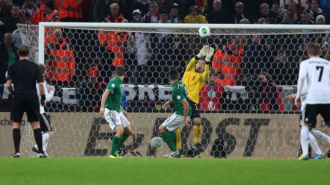 David Forde insists he will not give up the Ireland number 1 jersey without a fight