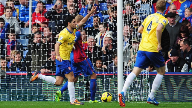 Mikel Arteta celebrates after scoring his second-half penalty