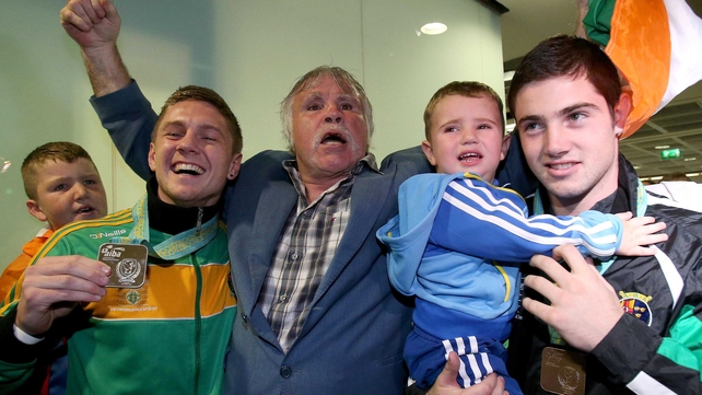 Jason Quigley with Joe Joyce, Joe Ward and his son Joe