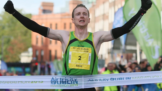 Irishman Sean Hehir won the men's race in a time of two hours, 18 minutes and 19 seconds