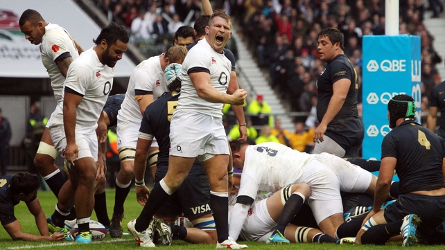 Dylan Hartley celebrates after Joe Launchbury's try