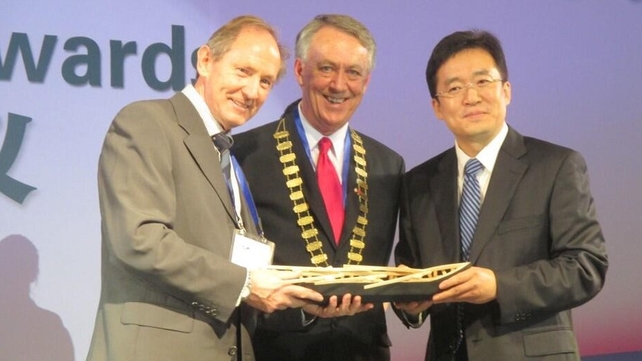 Paddy Crowe (l), Galway County Mayor Liam Carroll and Mayor of Xiamen Paddy Crowe (l), Galway County Mayor Liam Carroll and Mayor of Xiamen