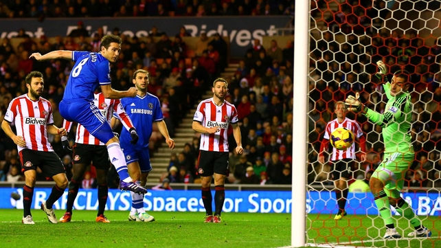Frank Lampard scores past Vito Mannone