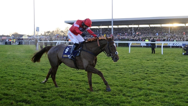 Silviniaco Conti en route to winning the big race at Kempton
