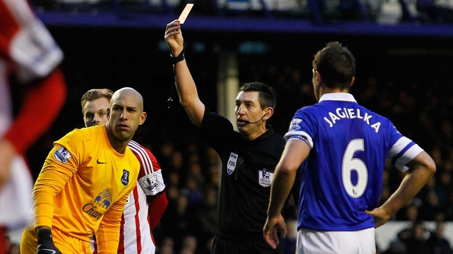 Tim Howard was sent off early in the game as Sunderland beat Everton