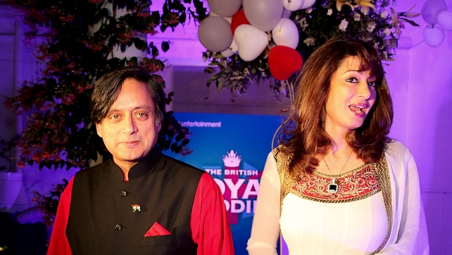 Shashi Tharoor and Sunanda Pushkar were well known on the Indian socal circuit Shashi Tharoor and Sunanda Pushkar were well known on the Indian socal circuit