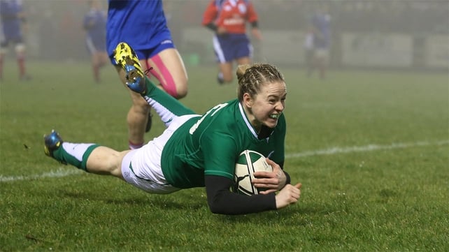 Niamh Briggs will play at full-back for Ireland