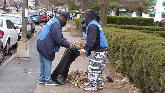 Street cleaning takes place in the US as part of the community courts system Street cleaning takes place in the US as part of the community courts system
