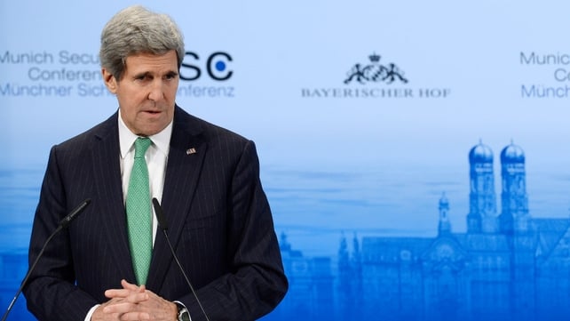 John Kerry met Iran's foreign minister on sidelines of Munich Security Conference John Kerry met Iran's foreign minister on sidelines of Munich Security Conference