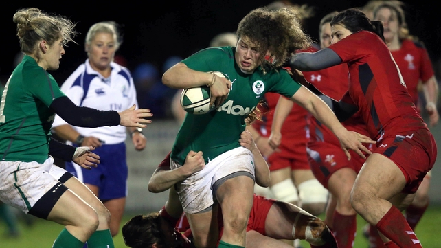 Jenny Murphy of Ireland on the attack