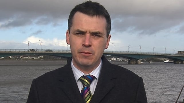 Rónán Ó Domhnaill has worked as a political correspondent and presented The Week in Politics Rónán Ó Domhnaill has worked as a political correspondent and presented The Week in Politics