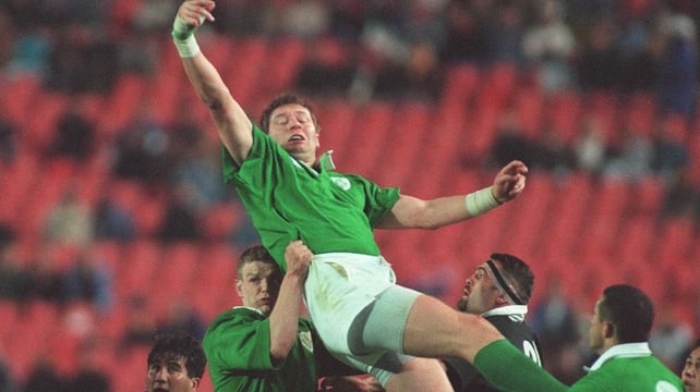 Neil Francis has apologised for his claims that gay people do not have an interest in sport