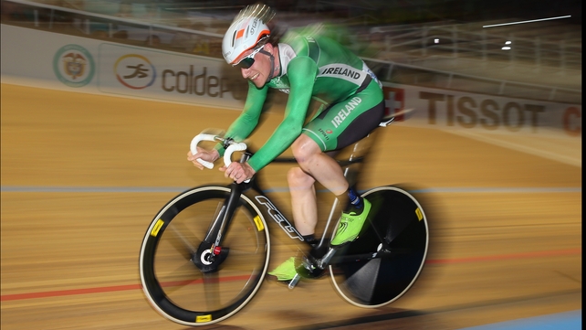Martyn Irvine in action during the points race