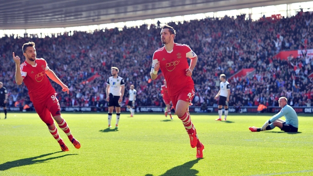 Morgan Schneiderlin celebrates Southampton's opener