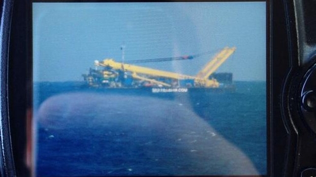 Local man Javi Celard captured this image of the tug boat that was confused for a plane (Pic: @javicelard) Local man Javi Celard captured this image of the tug boat that was confused for a plane (Pic: @javicelard)