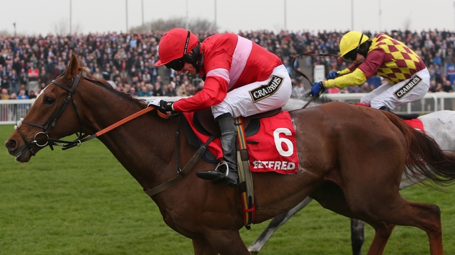 Silviniaco Conti stormed to victory in the Betfred Bowl