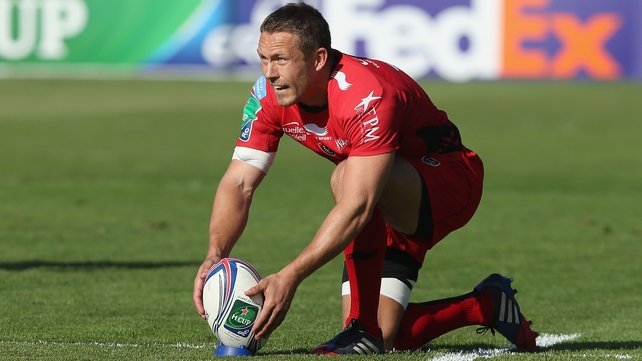 Jonny Wilkinson lines up a kick at goal