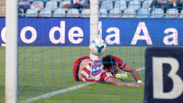 Diego Costa scoring the second goal in a painful manner