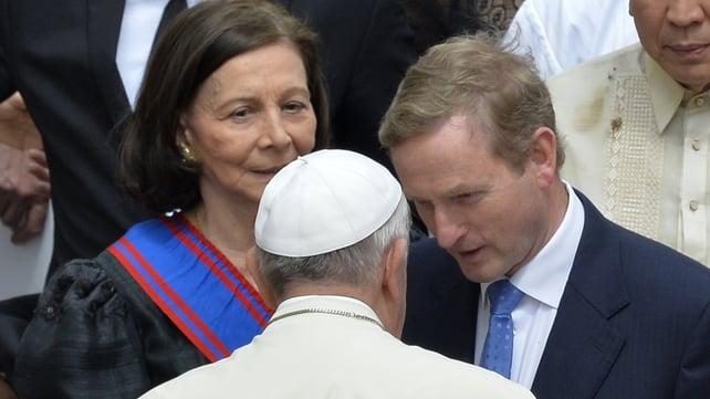 Enda Kenny speaks to Pope Francis after the canonisations this morning Enda Kenny speaks to Pope Francis after the canonisations this morning