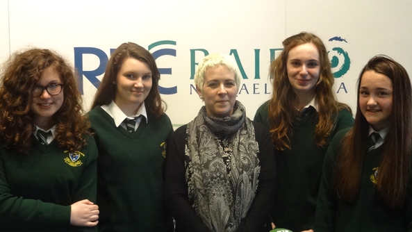 An bua ag Gairmschoil Mhic Dhiarmada i gComórtas Raidió Gael Linn
