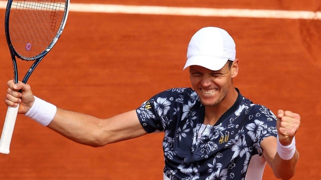 Berdych built a winning platform by breaking the tenth seed in his first service game in each of the first two sets