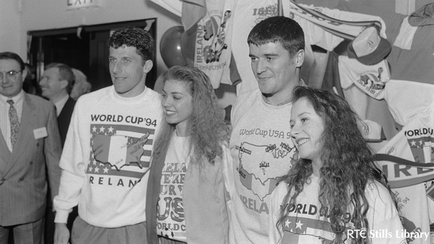 Roy Keane and Andy Townsend in 1994 but who are the two girls?
