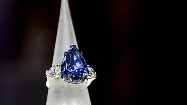 Only three or four blue diamonds over 100 carats have ever been recovered Only three or four blue diamonds over 100 carats have ever been recovered
