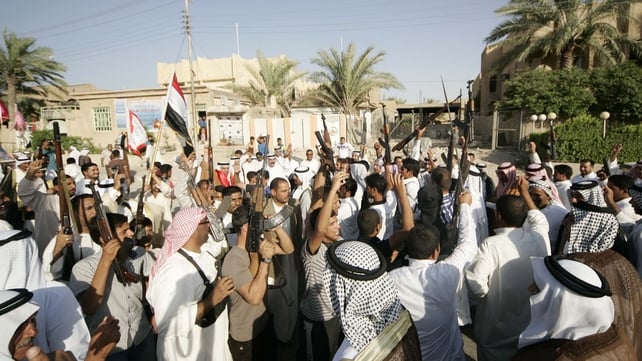 Iraqi volunteers fighting with Iraqi forces chant slogans in Karbala city, southern Baghdad Iraqi volunteers fighting with Iraqi forces chant slogans in Karbala city, southern Baghdad