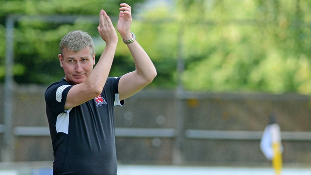 Dundalk manager Stephen Kenny salutes the crowd