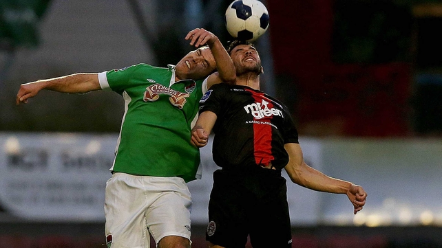 Mark O'Sullivan of Cork with Roberto Lopes of Bohs