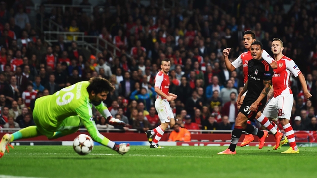 Alexis Sanchez scores the game's only goal