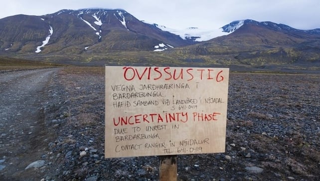 The eruption in the Holuhraun area prompted the Icelandic Met Office to raise the warning code to red The eruption in the Holuhraun area prompted the Icelandic Met Office to raise the warning code to red