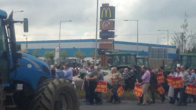 Beef farmers have staged a blockade at a McDonald's fast food restaurant in Kilkenny Beef farmers have staged a blockade at a McDonald's fast food restaurant in Kilkenny