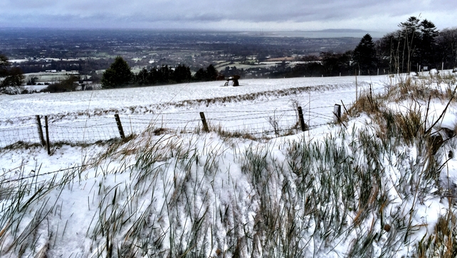 Snow covered fields near Rathfarnham in Dublin this morning (pic:@philipbromwell) Snow covered fields near Rathfarnham in Dublin this morning (pic:@philipbromwell)