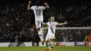 Mousa Dembele (L) celebrates scoring the winning goal with team-mate Jan Vertonghen Mousa Dembele (L) celebrates scoring the winning goal with team-mate Jan Vertonghen