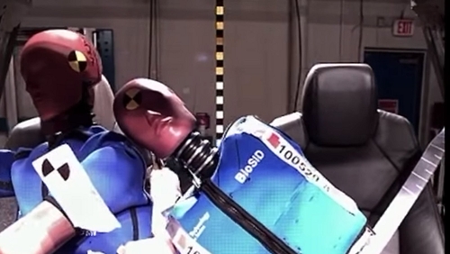 Car manufacturers to introduce centre airbags