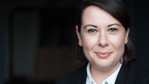 Méarfhadachas le Sinéad Ní Uallacháin Méarfhadachas le Sinéad Ní Uallacháin
