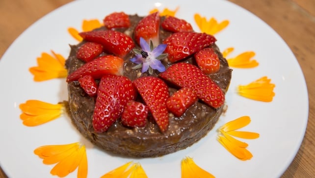 Alix Gardner shares her amazing recipe for vegan chocolate mousse! Alix Gardner shares her amazing recipe for vegan chocolate mousse!