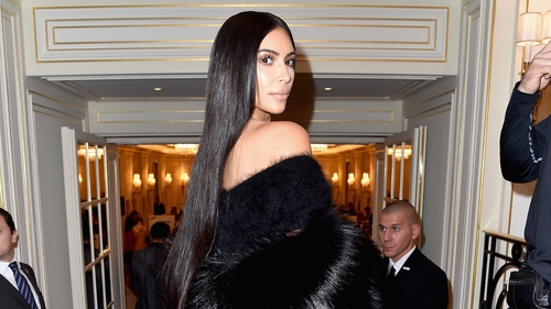 This Kendall Jenner Golden Globes photo is baffling the internet This Kendall Jenner Golden Globes photo is baffling the internet