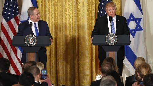 Michael Flynn Has Trump's 'Full Confidence' Says Aide Michael Flynn Has Trump's 'Full Confidence' Says Aide